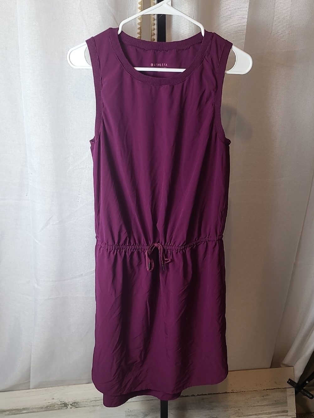Athleta  Rincon Dress in a purple magenta color. Size Med - Picture 2 of 5